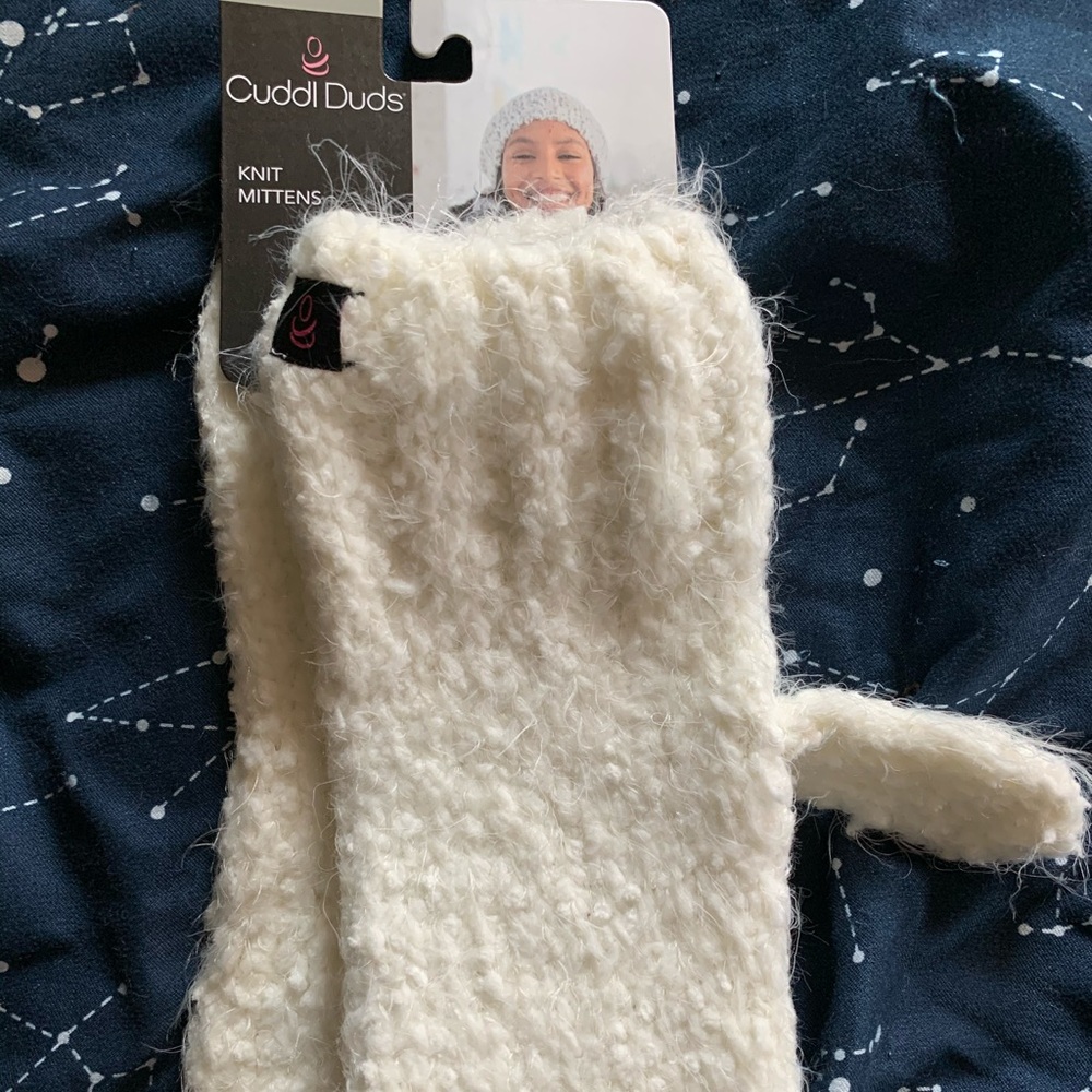 Knit mittens